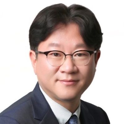 Hoon Lee