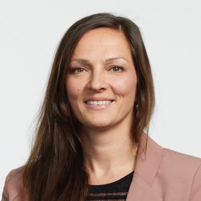 Eva Cairns