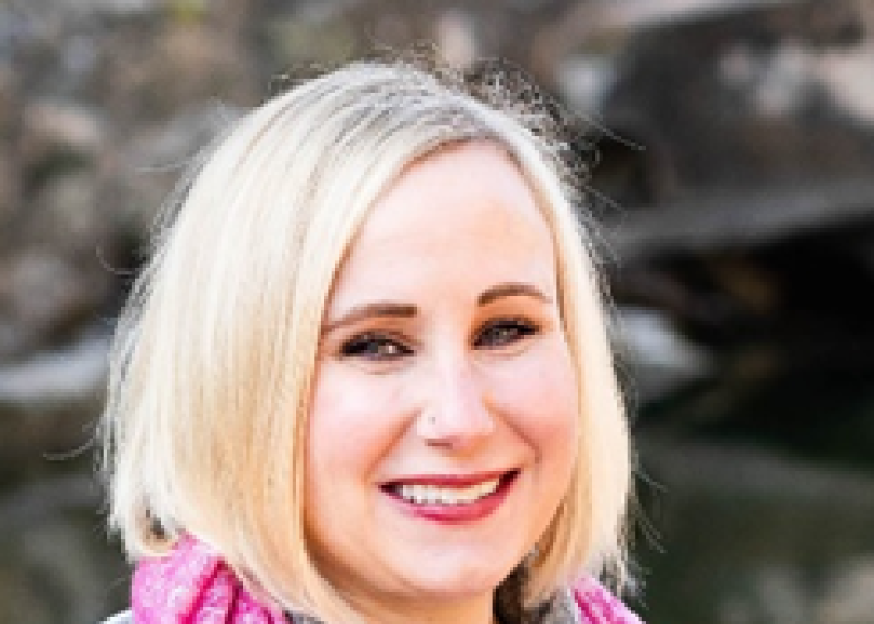 Dr. Julia Campbell